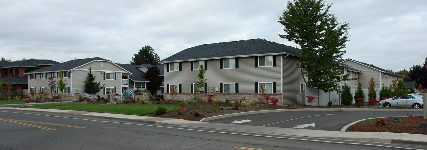 Glen Creek Park Apartments in Salem, OR - Building Photo