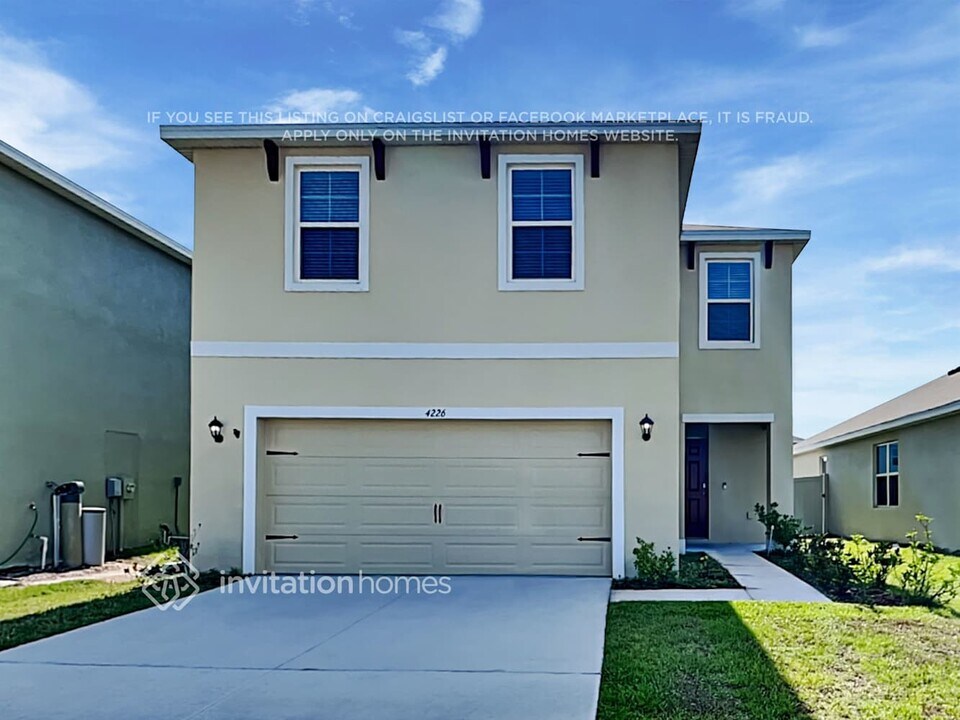 4226 Park Willow Ave in Palmetto, FL - Building Photo