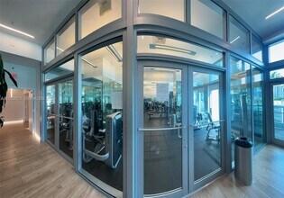 90 SW 3rd St, Unit 2207 in Miami, FL - Building Photo - Building Photo