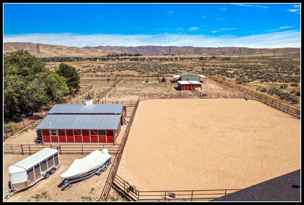 5900 E Zaffre Ridge St in Boise, ID - Foto de edificio