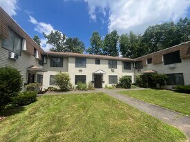 67 Dallas Terrace in Waterbury, CT - Building Photo