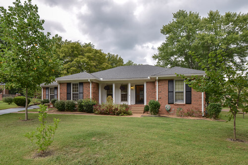 705 Spring House Circle in Brentwood, TN - Foto de edificio