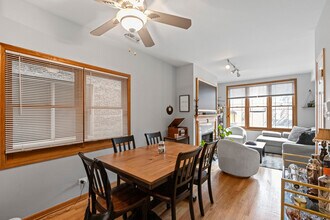 2033 W Huron St, Unit #  01 in Chicago, IL - Building Photo - Building Photo