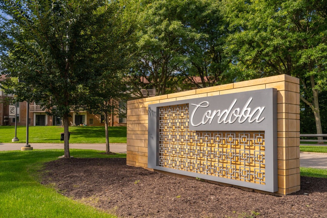 Cordoba Apartments in Farmington Hills, MI - Building Photo