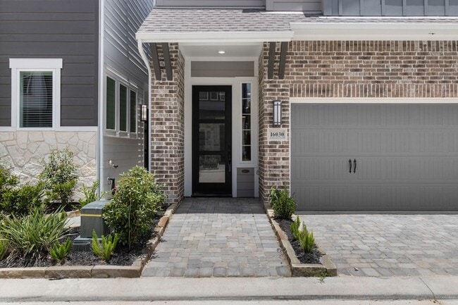 16030 Mason Run Dr in Houston, TX - Building Photo - Building Photo