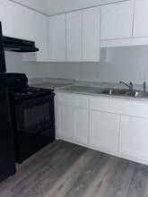 Cedarwood Apartments in Roanoke, VA - Foto de edificio - Building Photo