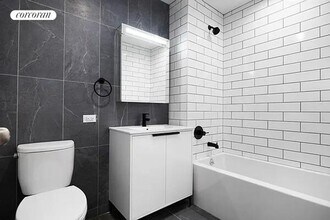 906 E New York Ave in Brooklyn, NY - Building Photo - Building Photo