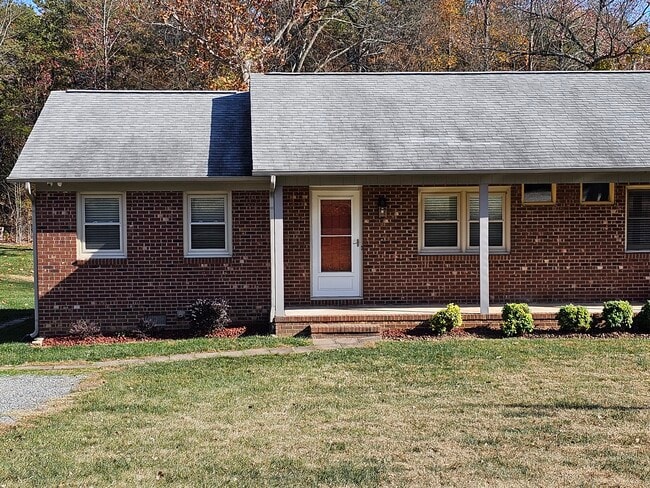 105 Meredith Dr, Unit 105 Meredith