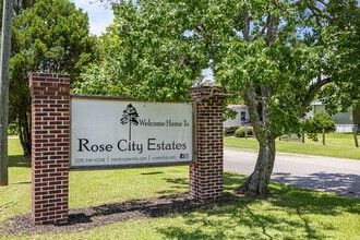 Rose City Estates in Thomasville, GA - Foto de edificio - Building Photo