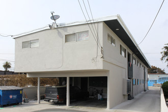 5614 W Adams Blvd in Los Angeles, CA - Building Photo - Building Photo