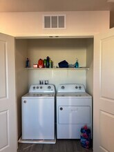 6086 Lily Gdn St in North Las Vegas, NV - Building Photo - Building Photo