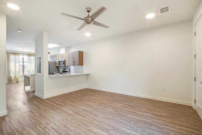 7805 Cooper Ln in Austin, TX - Building Photo - Building Photo