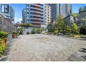 501 Pacific St in Vancouver, BC - Building Photo - Building Photo
