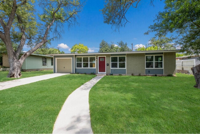 523 Gilbert Ln