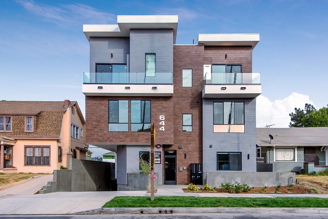 Normandie Apartments in Los Angeles, CA - Building Photo