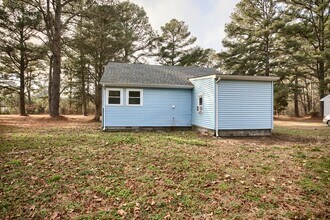 40 Lilac Ln in Hudgins, VA - Building Photo - Building Photo