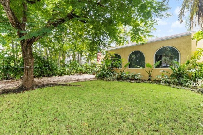 34 SW 18th Rd in Miami, FL - Building Photo - Building Photo