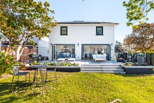 1257 Magnolia Ave in Carlsbad, CA - Building Photo