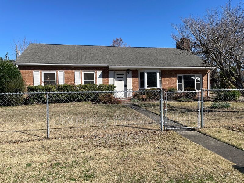 2717 Edwards Ave in Spring Lake, NC - Building Photo