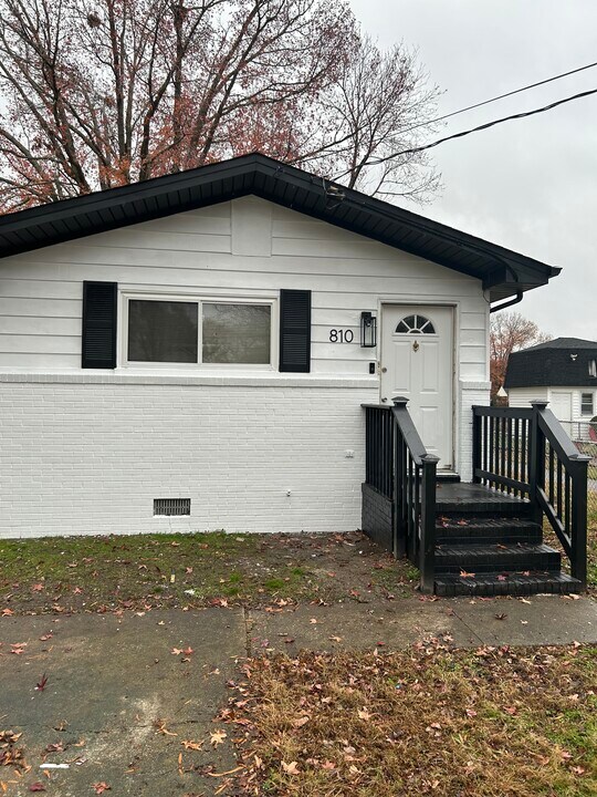 810 South Ave in Newport News, VA - Building Photo