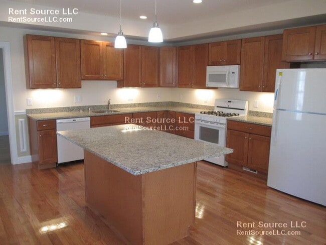 21 Gilman St in Somerville, MA - Building Photo - Building Photo