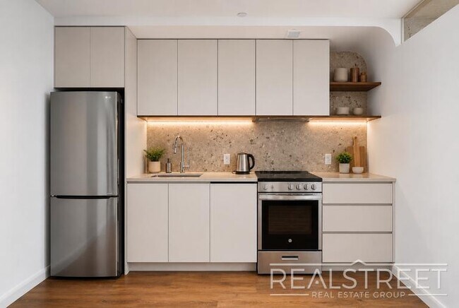 LUXURY 1 BED IN AMENITY PACKED BUILDING IN BUSHWICK