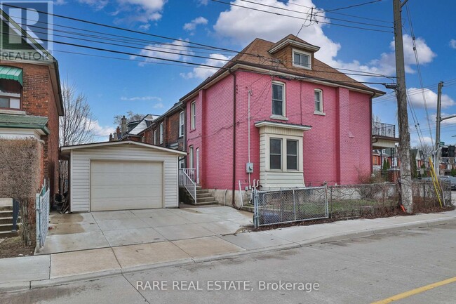 645 Wilson St