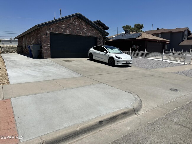 12117 Desert Quail Ave in El Paso, TX - Building Photo - Building Photo