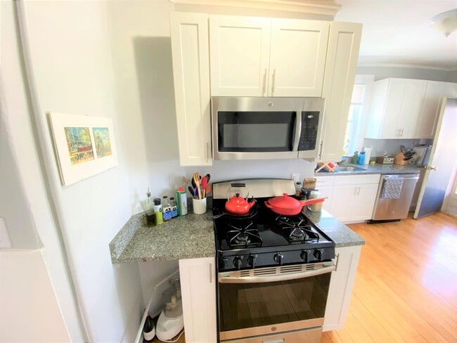61 Summer St, Unit 3 in Somerville, MA - Building Photo - Building Photo