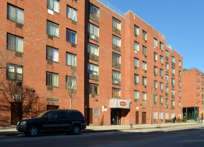 Christopher Court in Bronx, NY - Building Photo - Building Photo