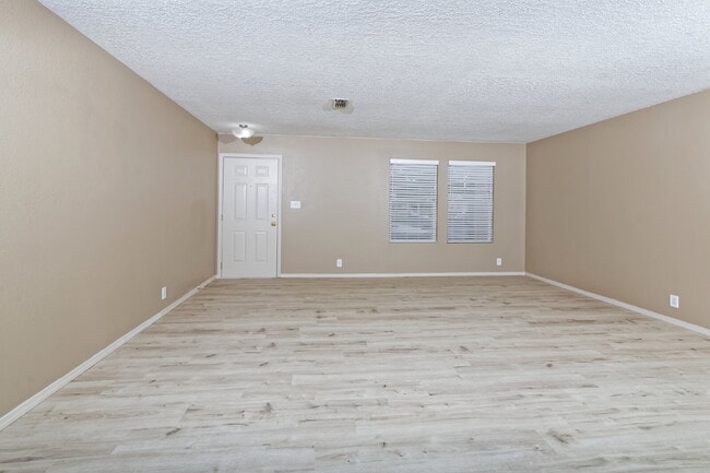 6900 Poppy Pl NW in Albuquerque, NM - Building Photo - Building Photo