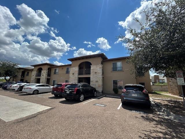 9805 Sterling Loop in Laredo, TX - Foto de edificio - Building Photo
