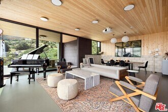 20485 Medley Ln in Topanga, CA - Building Photo - Building Photo