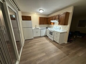 1860 Myrtle St in North Bend, OR - Building Photo - Building Photo