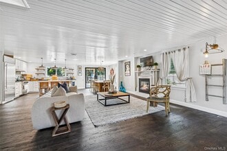 212 Lumber Ln in Bridgehampton, NY - Building Photo - Building Photo