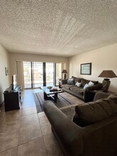 1050 N Atlantic Ave in Cocoa Beach, FL - Building Photo - Building Photo