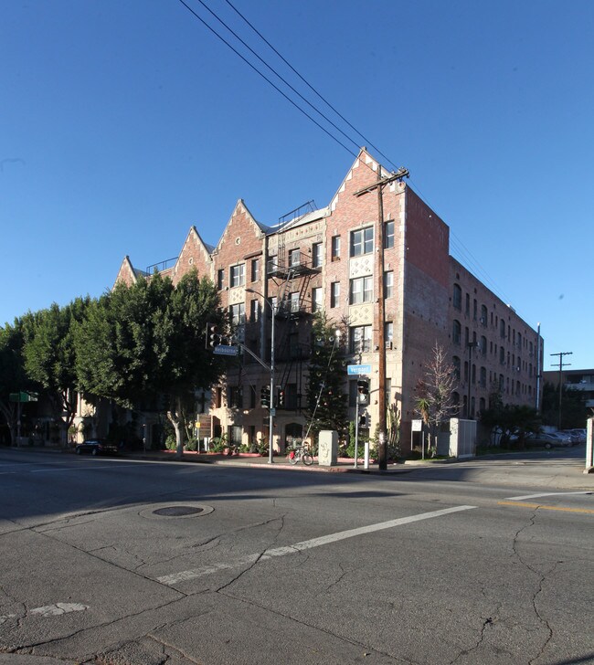 Hollymont Apartments in Los Angeles, CA - Building Photo - Building Photo