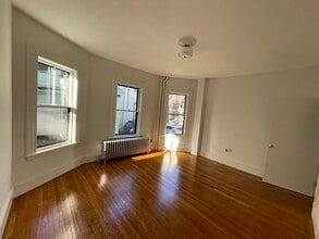 20 Pleasant Ave, Unit 1 in Somerville, MA - Building Photo - Building Photo