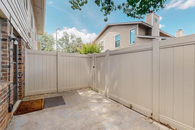 2240 Tarpley Rd in Carrollton, TX - Building Photo - Building Photo