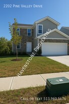 2202 Pine Valley Dr in Hamilton, OH - Building Photo