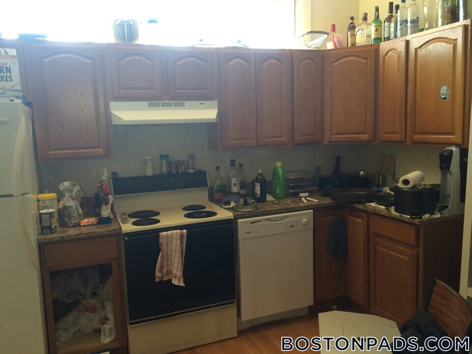 49 Symphony Rd in Boston, MA - Foto de edificio