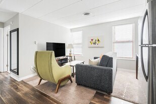 615 N East St in Indianapolis, IN - Building Photo