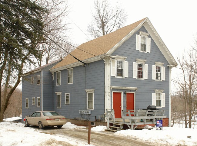 27 E Crescent St in Augusta, ME - Building Photo - Building Photo