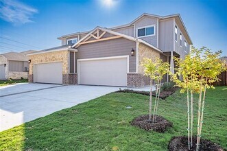 724 Wheatfield Dr in Venus, TX - Foto de edificio - Building Photo