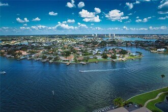 9425 Blind Pass Rd in St Pete Beach, FL - Building Photo - Building Photo