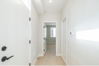 4250 Ogden St in Philadelphia, PA - Building Photo - Building Photo
