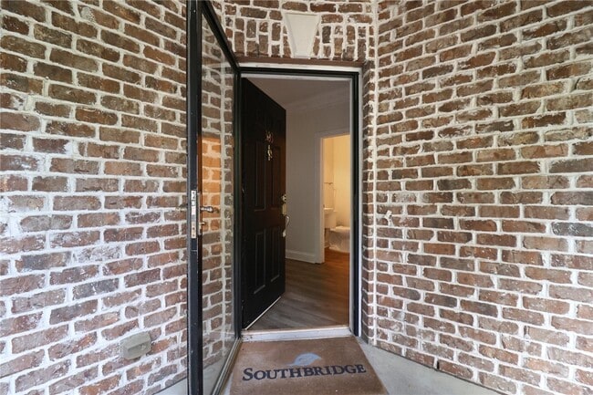 411 Southbridge Blvd in Savannah, GA - Foto de edificio - Building Photo