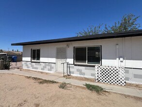 421 Juniper St in Barstow, CA - Building Photo - Building Photo