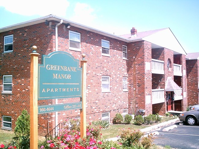 Greenbank Manor in Wilmington, DE - Building Photo - Building Photo