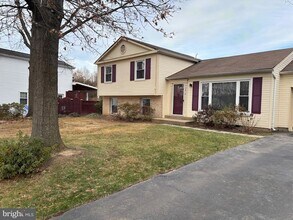 2614 Armada St in Herndon, VA - Building Photo - Building Photo